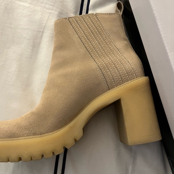 Dolce Vita Canor Lug Booties - Picture 7 of 10